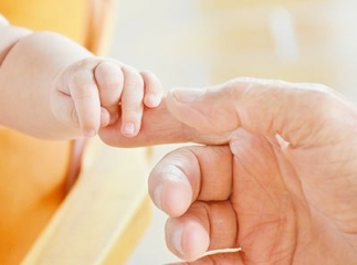 Le langage des signes pour bébé